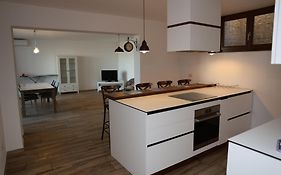 Kalaja Apartment